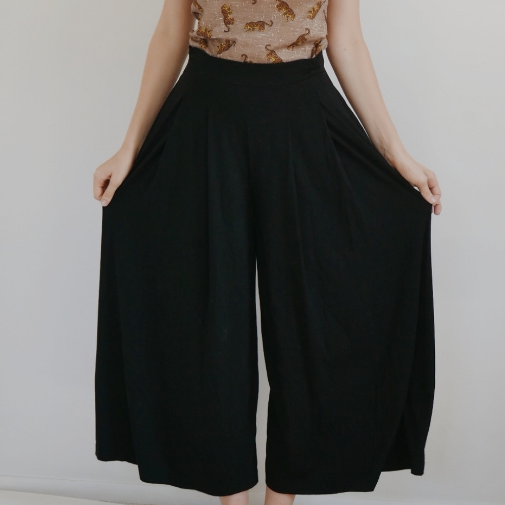 Black Ankle Length Culottes Pants Size M